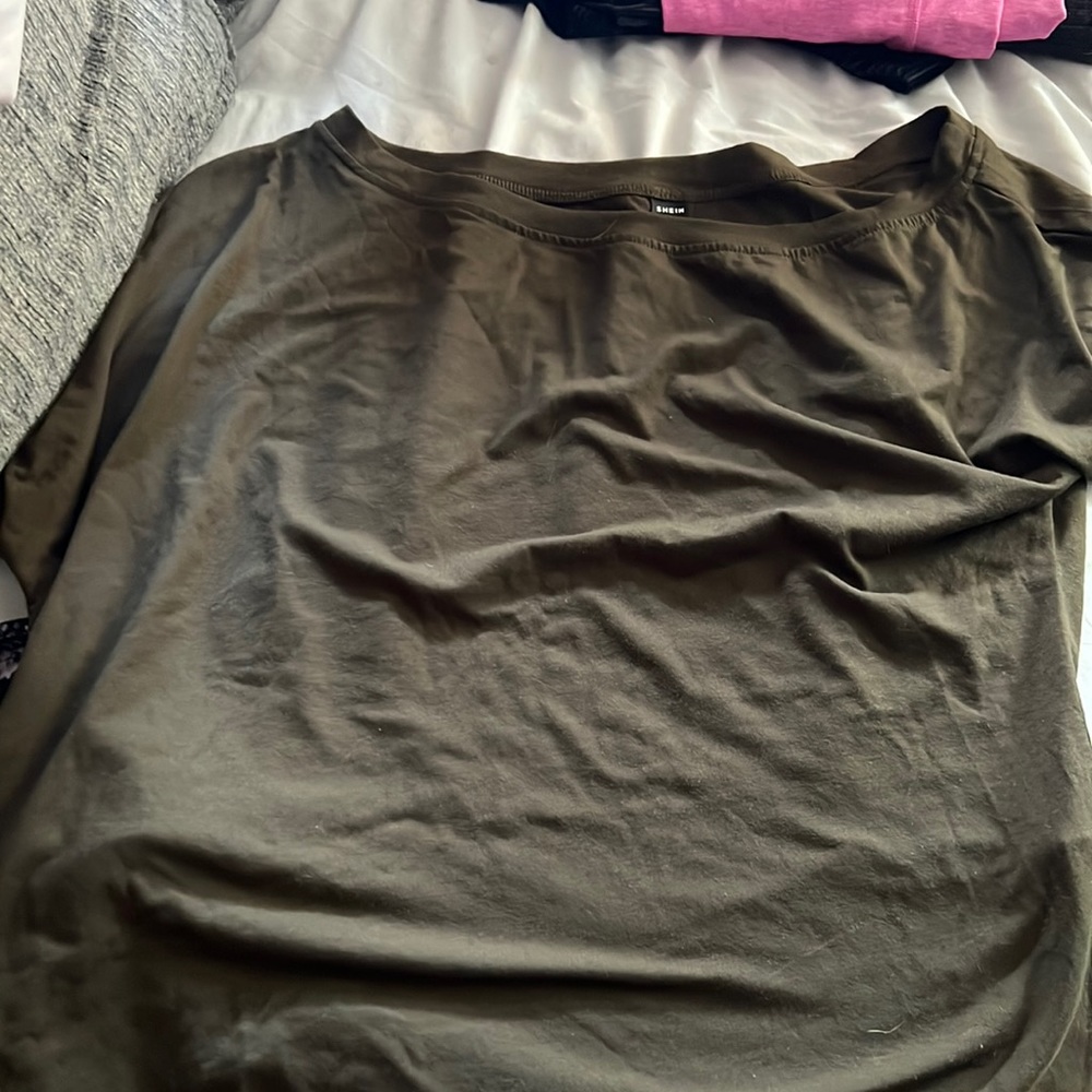 Batwing sleeve solid tee army green Large 8-10